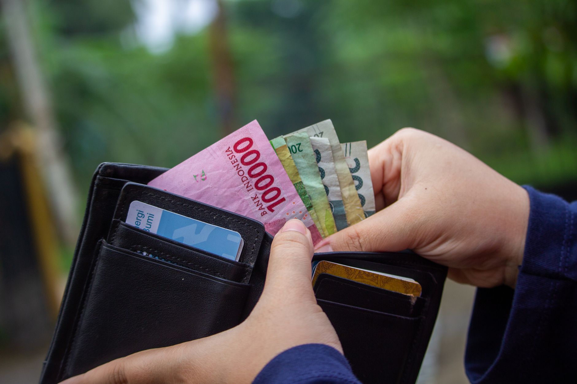 Cara Kreatif Menghasilkan Uang Secara Online di Era Digital